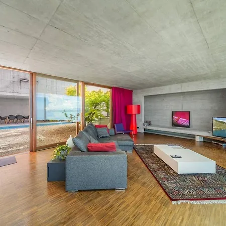 Luxury & Modern 4bd With Panoramic Lake View By Guestlee Casa vacanze