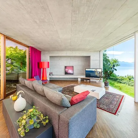 Luxury & Modern 4bd With Panoramic Lake View By Guestlee *